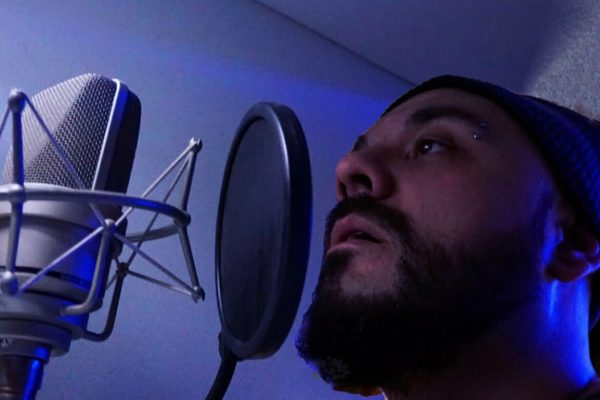 Hacer del mundo un lugar más pequeño: ¡El doblaje de voz es el superpoder de Voiceovers Factory!